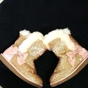 Gorgeous and warm winter boots